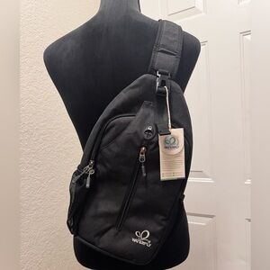 WATERFLY Black Sling Belt Bag – Hands-Free Crossbody Pack